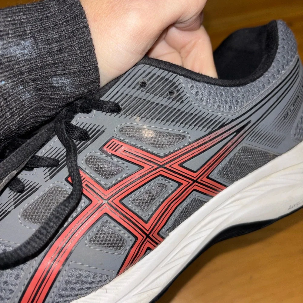 ASICS Gel Contend 5 Gray Red Running Shoes Men’s Size 9 Athletic Sneakers
